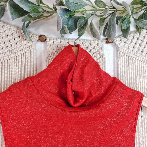 💖 Sparkle Red Small/Medium Gold Knit Turtleneck Glimmer Tie Back Top, Layering - Picture 4 of 15